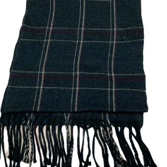 Geoffrey Beene made in Italy acrylic scarf - Picture 3 of 5